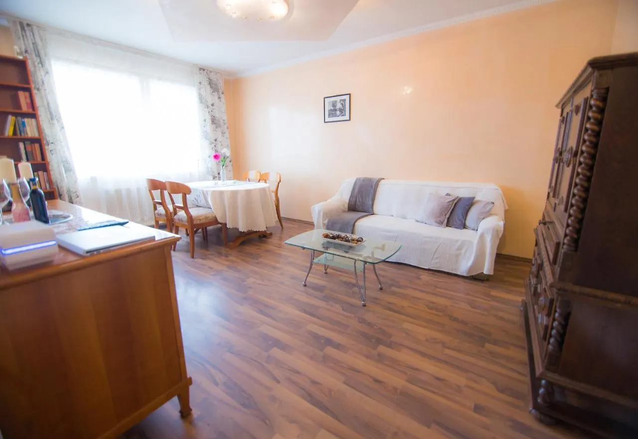 Southern Living By Jr City Apartments - Visit Vienna & Shop In Vosendorf Austria