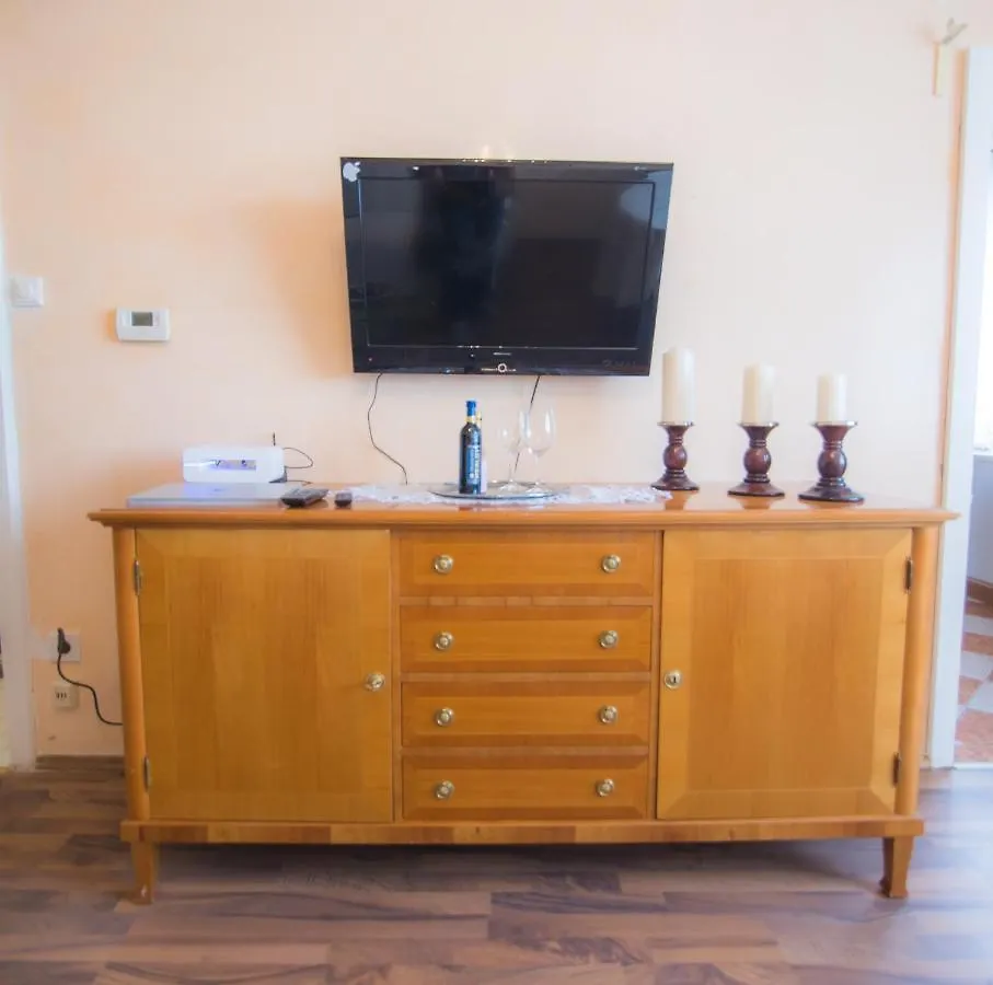 Southern Living By Jr City Apartments - Visit Vienna & Shop In Vosendorf