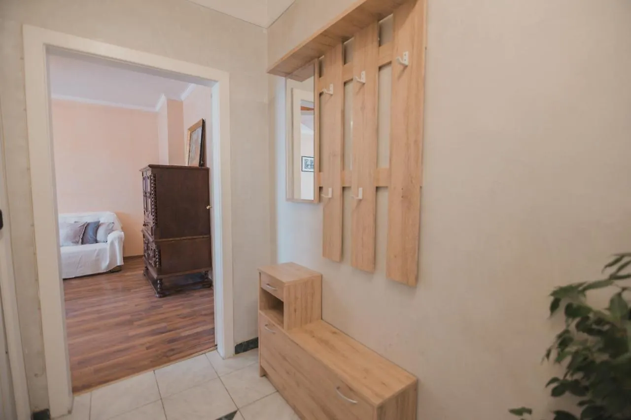 Southern Living By Jr City Apartments - Visit Vienna & Shop In Vosendorf 0*,