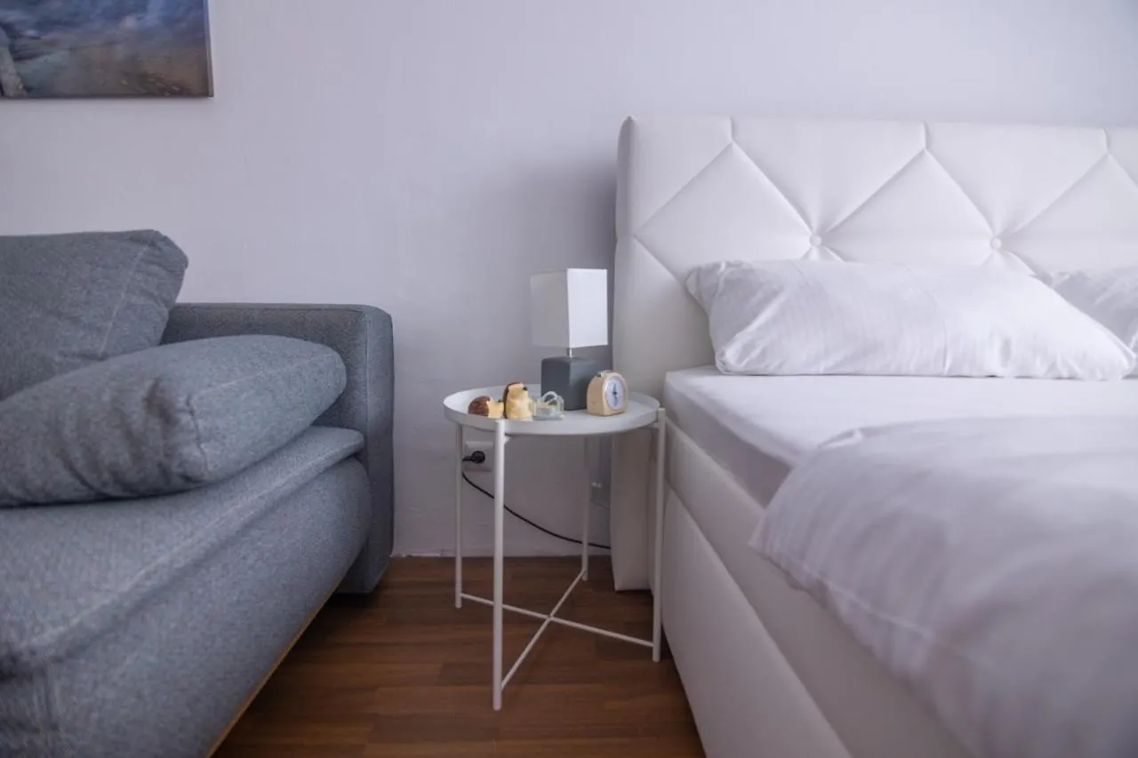 Southern Living By Jr City Apartments - Visit Vienna & Shop In Vosendorf