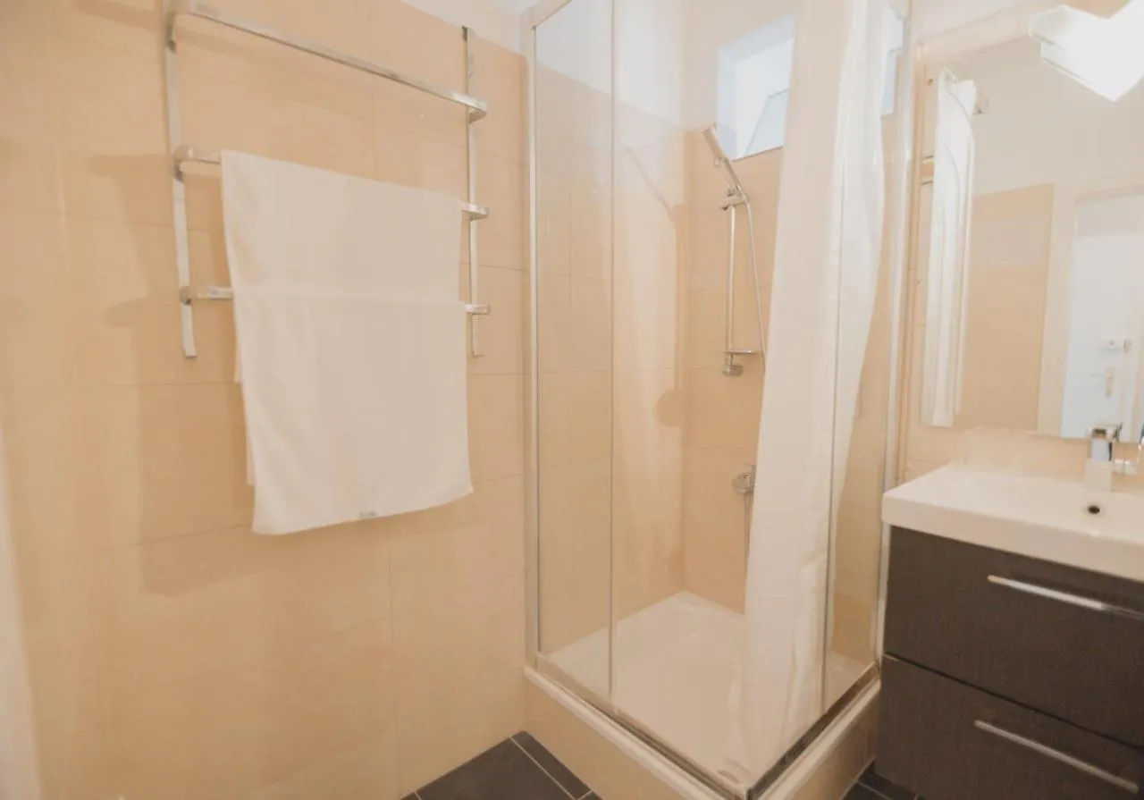 Southern Living By Jr City Apartments - Visit Vienna & Shop In Vosendorf